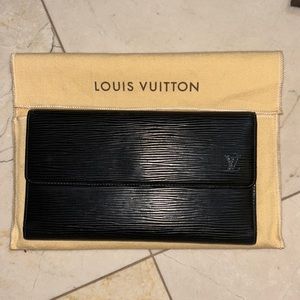 Classic black Louis Vuitton wallet